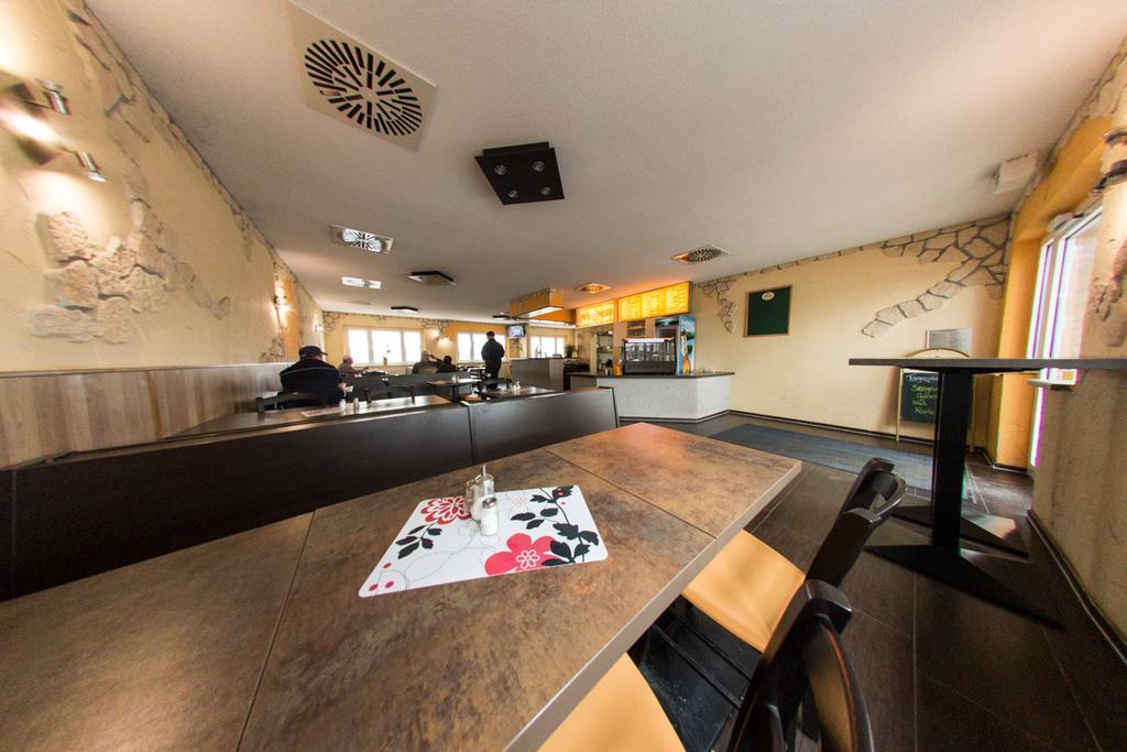 Hollis Rast Hotel Sangerhausen Ngoại thất bức ảnh